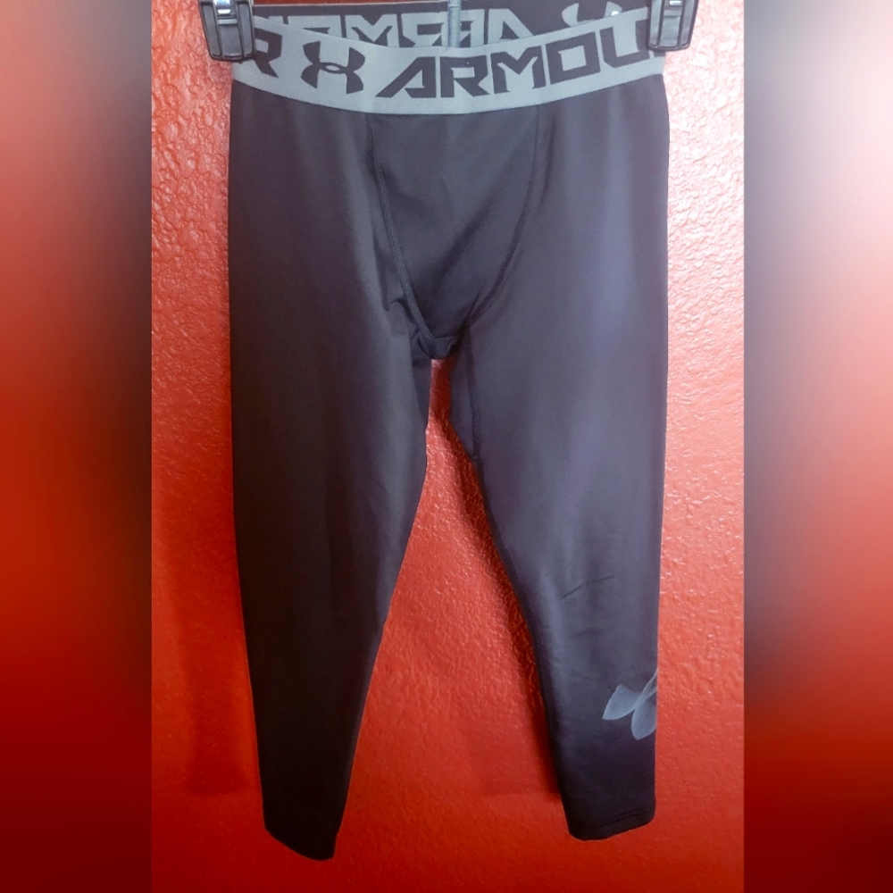 Under Armour fitted cold gear pants